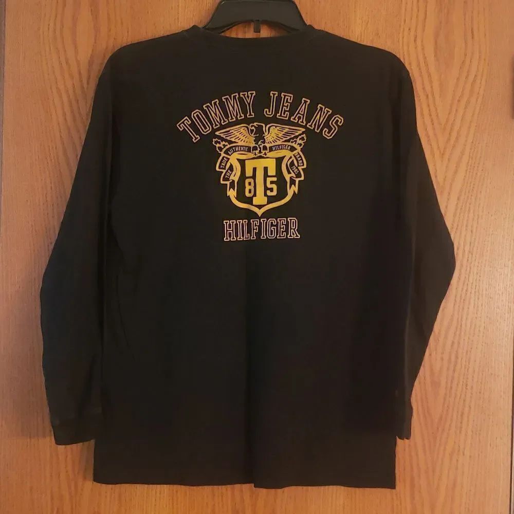 Vintage Tommy Hilfiger Black Long Sleeved T-Shirt Youth Sz L